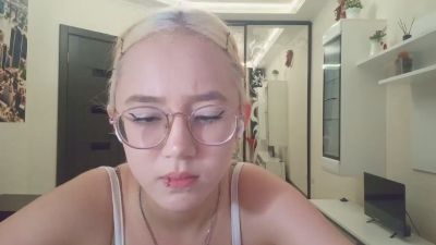 JuliaMaugeri live cam on Cam4