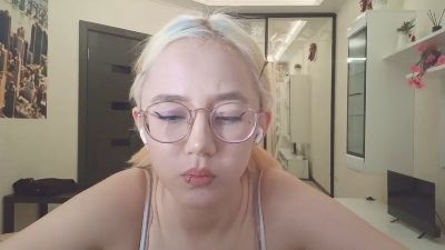 JuliaMaugeri live cam on Cam4