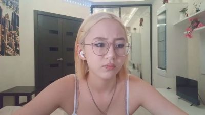JuliaMaugeri live cam on Cam4