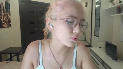 JuliaMaugeri live cam on Cam4