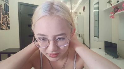 JuliaMaugeri live cam on Cam4