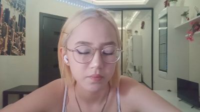 JuliaMaugeri live cam on Cam4