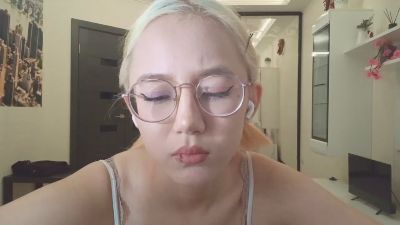 JuliaMaugeri live cam on Cam4