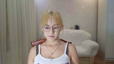 JuliaMaugeri live cam on Cam4