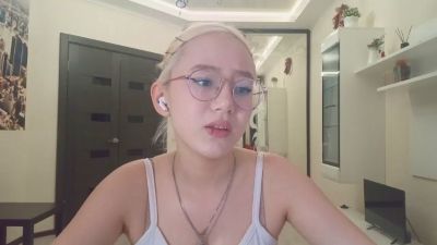 JuliaMaugeri live cam on Cam4