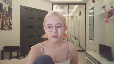 JuliaMaugeri live cam on Cam4