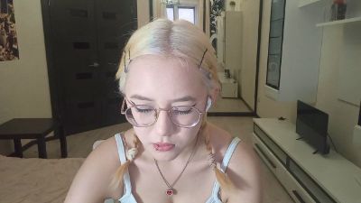 JuliaMaugeri live cam on Cam4