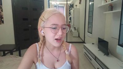 JuliaMaugeri live cam on Cam4