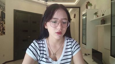JuliaMaugeri live cam on Cam4