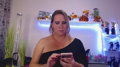 JuliaPink live cam on Cam4