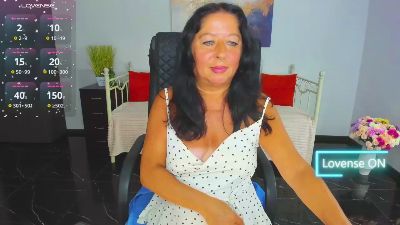 Julia_Dean live cam on Cam4