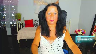 Julia_Dean live cam on Cam4