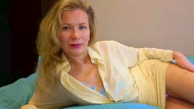Julia__Giulia live cam on Cam4