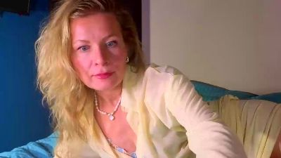 Julia__Giulia live cam on Cam4