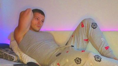 JulianTurner live cam on Cam4