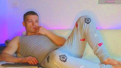 JulianTurner live cam on Cam4