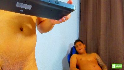 Julian_and_Axel live cam on Cam4