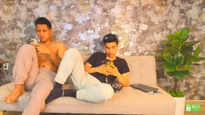 Julian_and_Axel live cam on Cam4