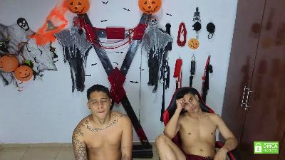 Julian_and_Axel live cam on Cam4