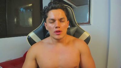 Julian_wallace Live Cam on Cam4