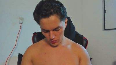 Julian_wallace live cam on Cam4
