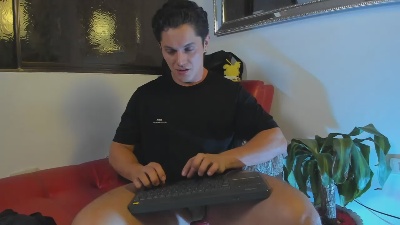 Julian_wallace live cam on Cam4