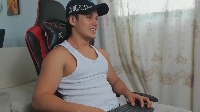 Julian_wallace live cam on Cam4