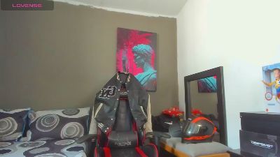 Julian_wallace live cam on Cam4