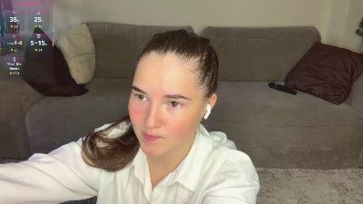 JulianaBlow live cam on Cam4