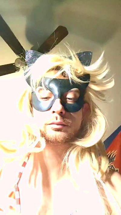 JulianneMon live cam on Cam4