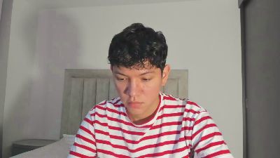 Julianrosse_ live cam on Cam4