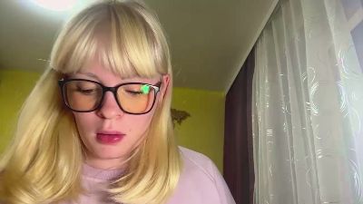Profile and Statistics for JulieCabotaje on Cam4