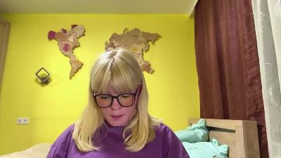 JulieCabotaje live cam on Cam4