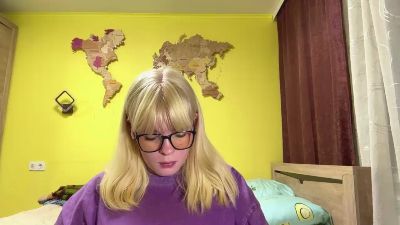 JulieCabotaje live cam on Cam4