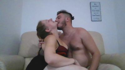 JulieLenny live cam on Cam4
