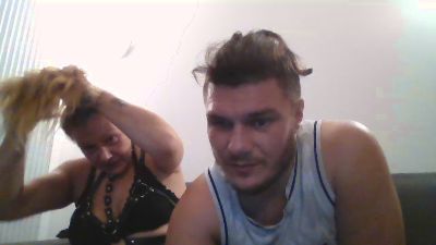 JulieLenny live cam on Cam4