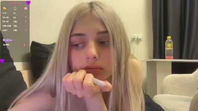 JulienneDerck live cam on Cam4