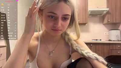 JulienneDerck live cam on Cam4