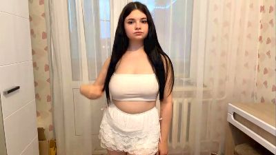 JulienneStaadt live cam on Cam4