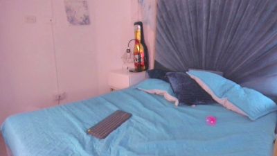 JulietaLP live cam on Cam4