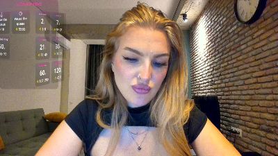 JulietaLane live cam on Cam4