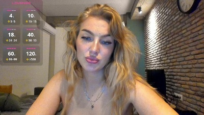 JulietaLane live cam on Cam4