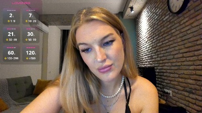 JulietaLane live cam on Cam4