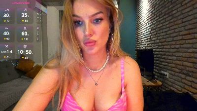 JulietaLane live cam on Cam4