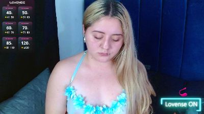 Julieta_wish live cam on Cam4