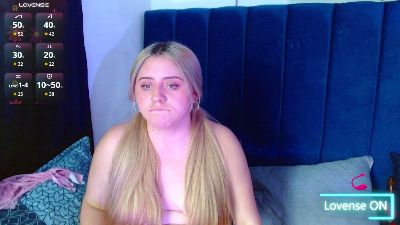 Julieta_wish live cam on Cam4