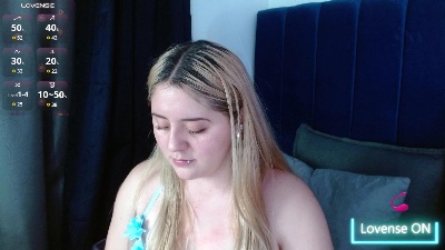 Julieta_wish live cam on Cam4