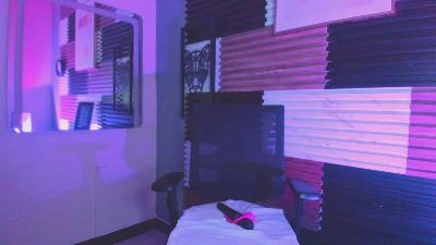 JuliethCruz live cam on Cam4