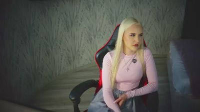 JulietteKosuta live cam on Cam4