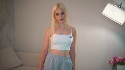JulietteKosuta live cam on Cam4